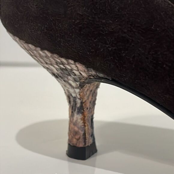 Stuart Weitzman Brown Suede/Embossed Leather Toe and Kitten Heel Shoes Size 7 - Picture 8 of 15